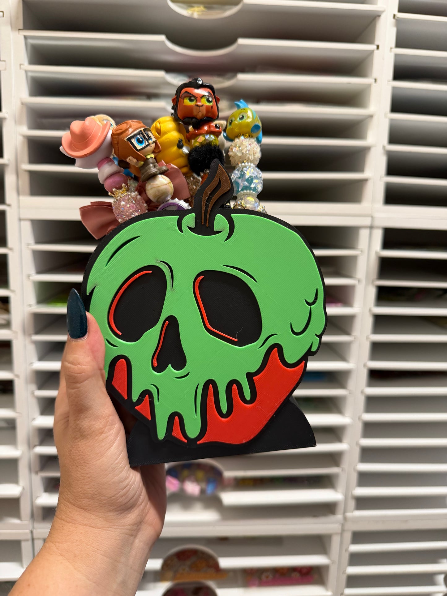 Poison apple